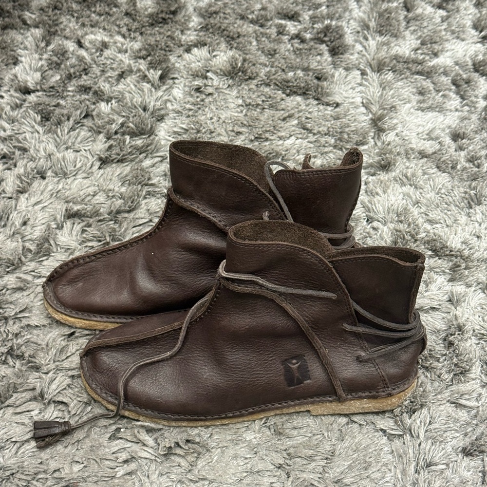 Baffin Indie Pure Leather Brown Slip-On Tassle Ankle Boots Flats Size 9